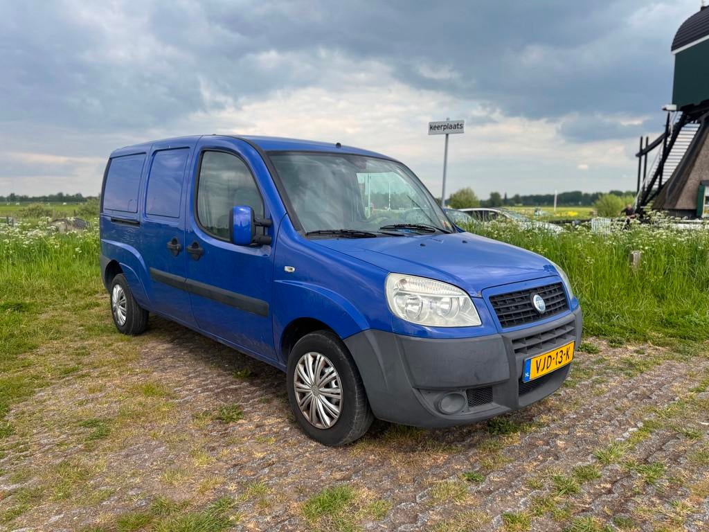 Fiat Doblò 1.4 benzine Maxi L2 *grijs kenteken* nieuwe apk*, Auto's, Bestelauto's, Stof, Gebruikt, Zwart, 4 cilinders