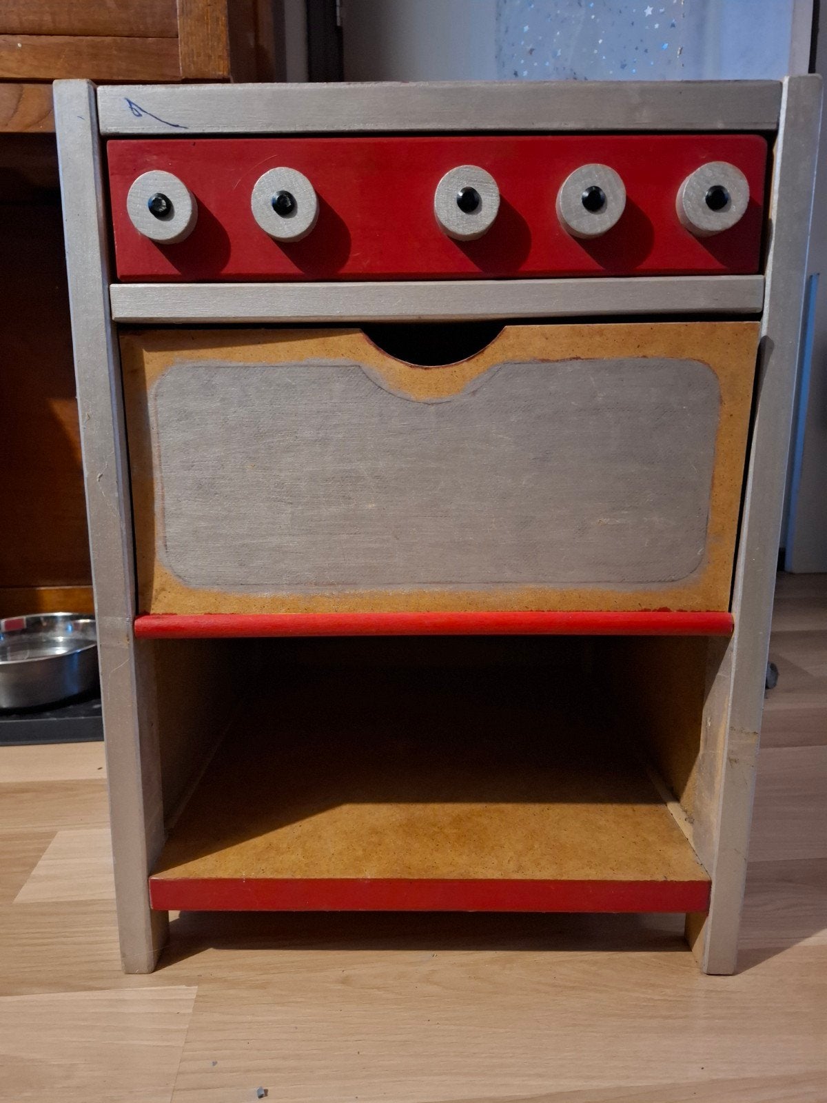 Houten fornuisje met inhoud - rood/zilver, Ophalen, Gebruikt