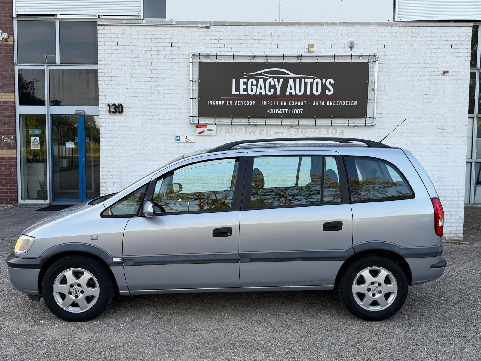 Opel Zafira 2.2-16V Elegance - AIRCO - CRUISE CONTROLE - NET, Auto's, Dealer onderhouden, Gebruikt, Zwart, 4 cilinders