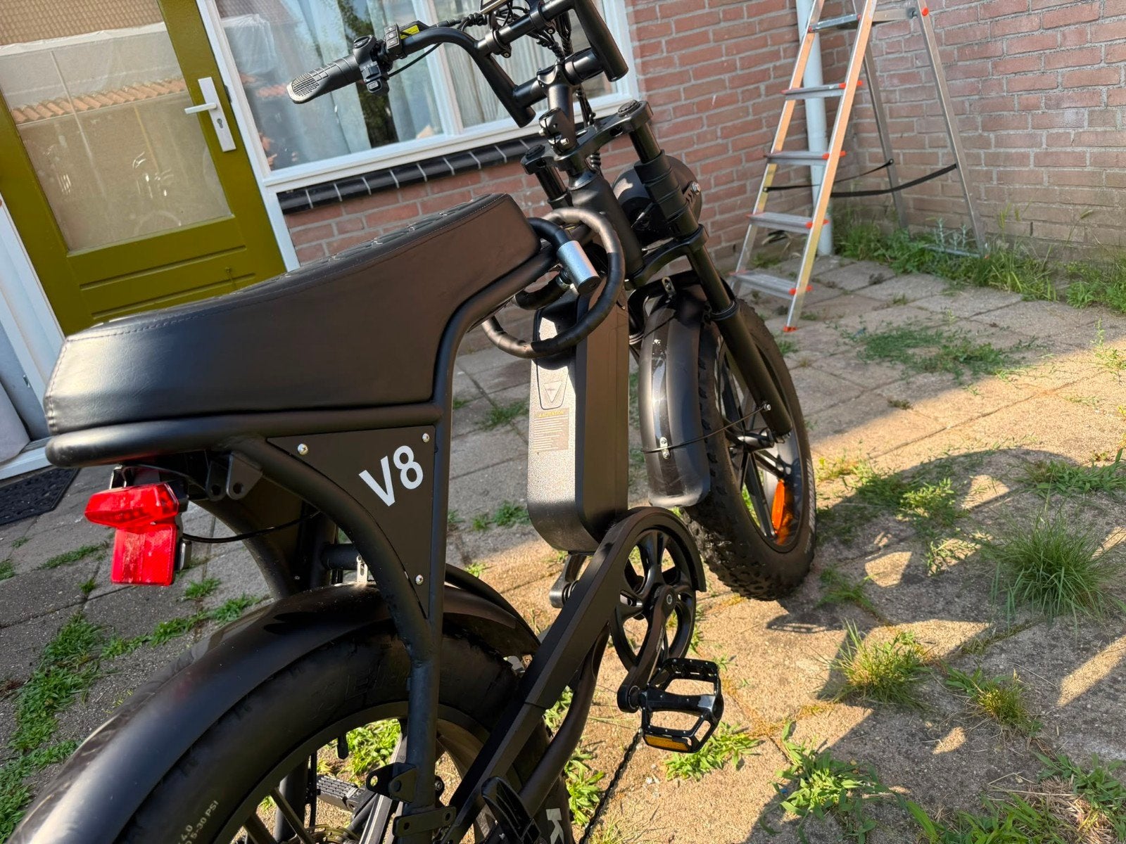 Nieuwste V8  - Zo goed als nieuw, Ophalen, Zo goed als nieuw, Overige merken