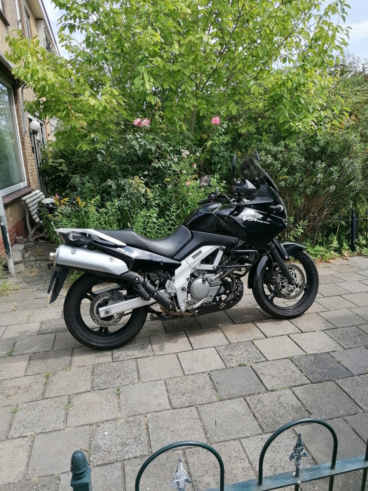 Suzuki DL 650 V-Strom Zwart (09/2004) – 43.835 km, Occasion, Motorrijbewijs A, Particulier, Toermotor