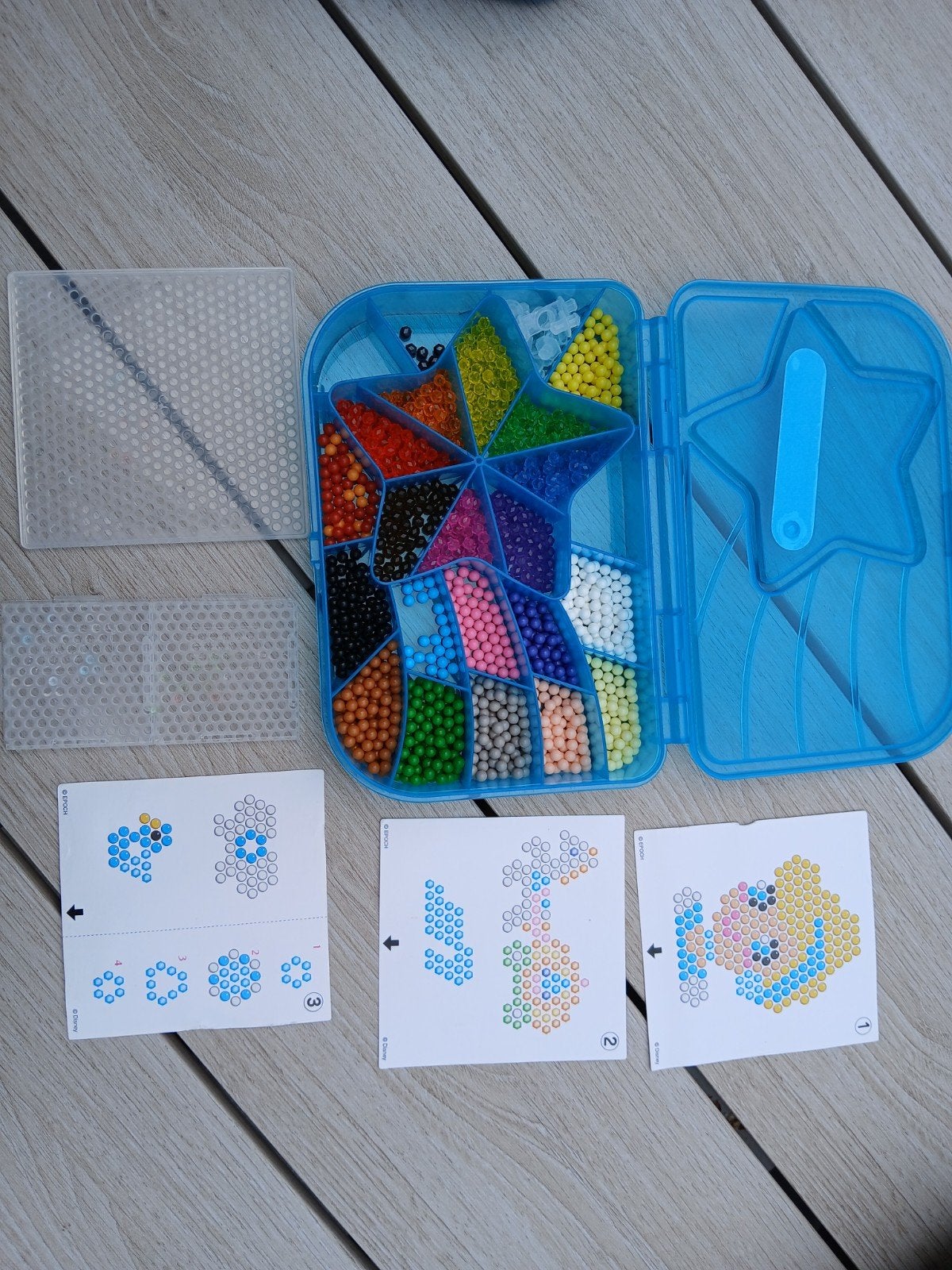 Aquabeads set - veel kralen en voorbeelden, Ophalen of Verzenden, Gebruikt, Knutselen