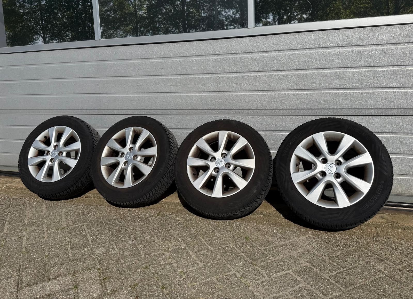 Auto all-season banden met velgen  - Vredestein 185/60 R15, Auto-onderdelen, Ophalen, All Season, Banden en Velgen