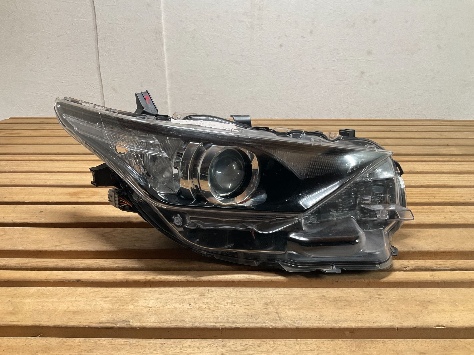 Koplamp Toyota Auris (MK2 Facelift) 8111002K30 Rechts b5-458, Auto-onderdelen, Info@toyota.co.jp, Gebruikt, Toyota Motor Corporation