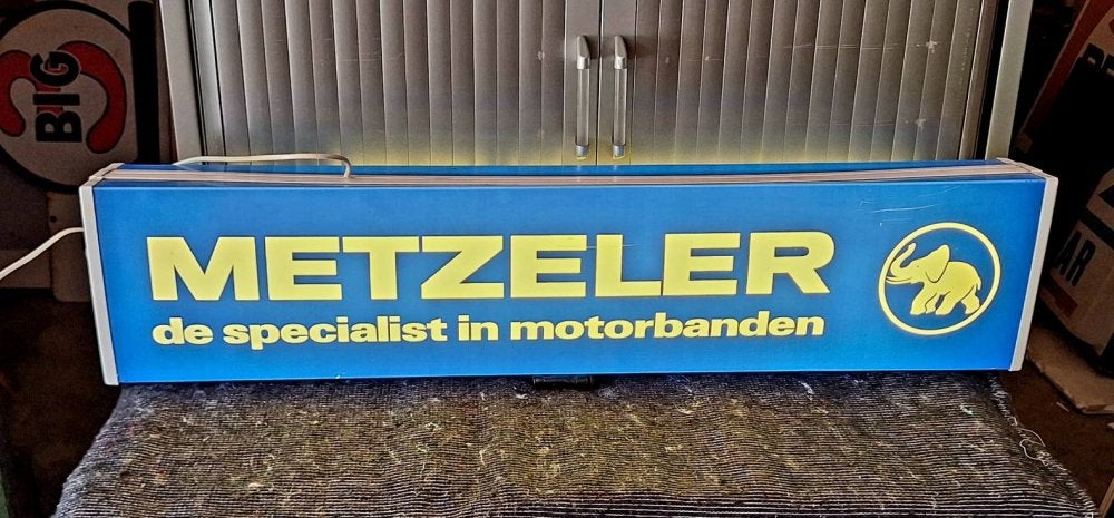 Vintage lichtbak van METZELER de specialist in motorbanden., Ophalen, Gebruikt, ., Lichtbak of (neon) lamp