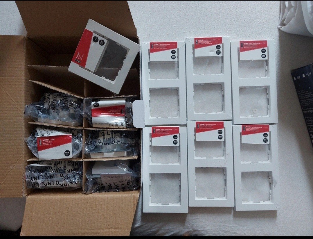 New set of 6 set Wall Socket Ground & 6pcs Double Socket Fra, Ophalen of Verzenden, Nieuw
