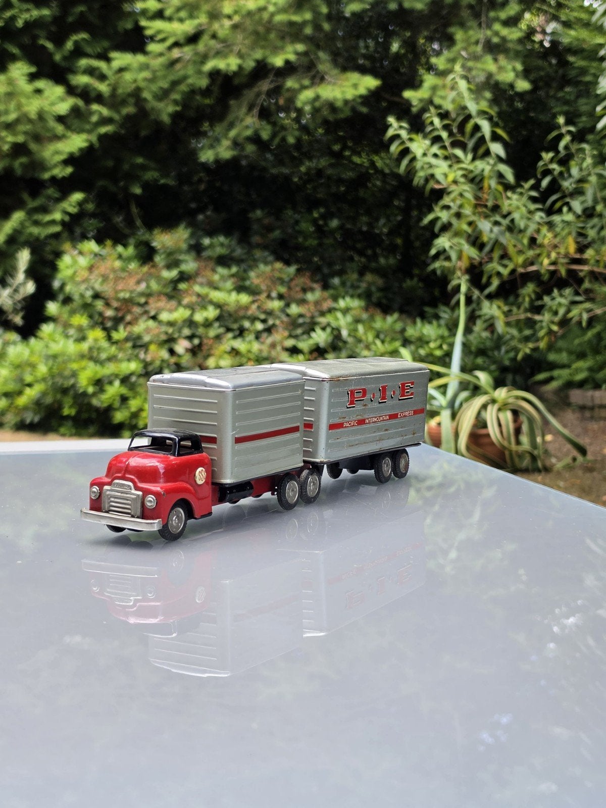 Oud blikken speelgoed SSS GMC vrachtwagen modelauto, Ophalen of Verzenden