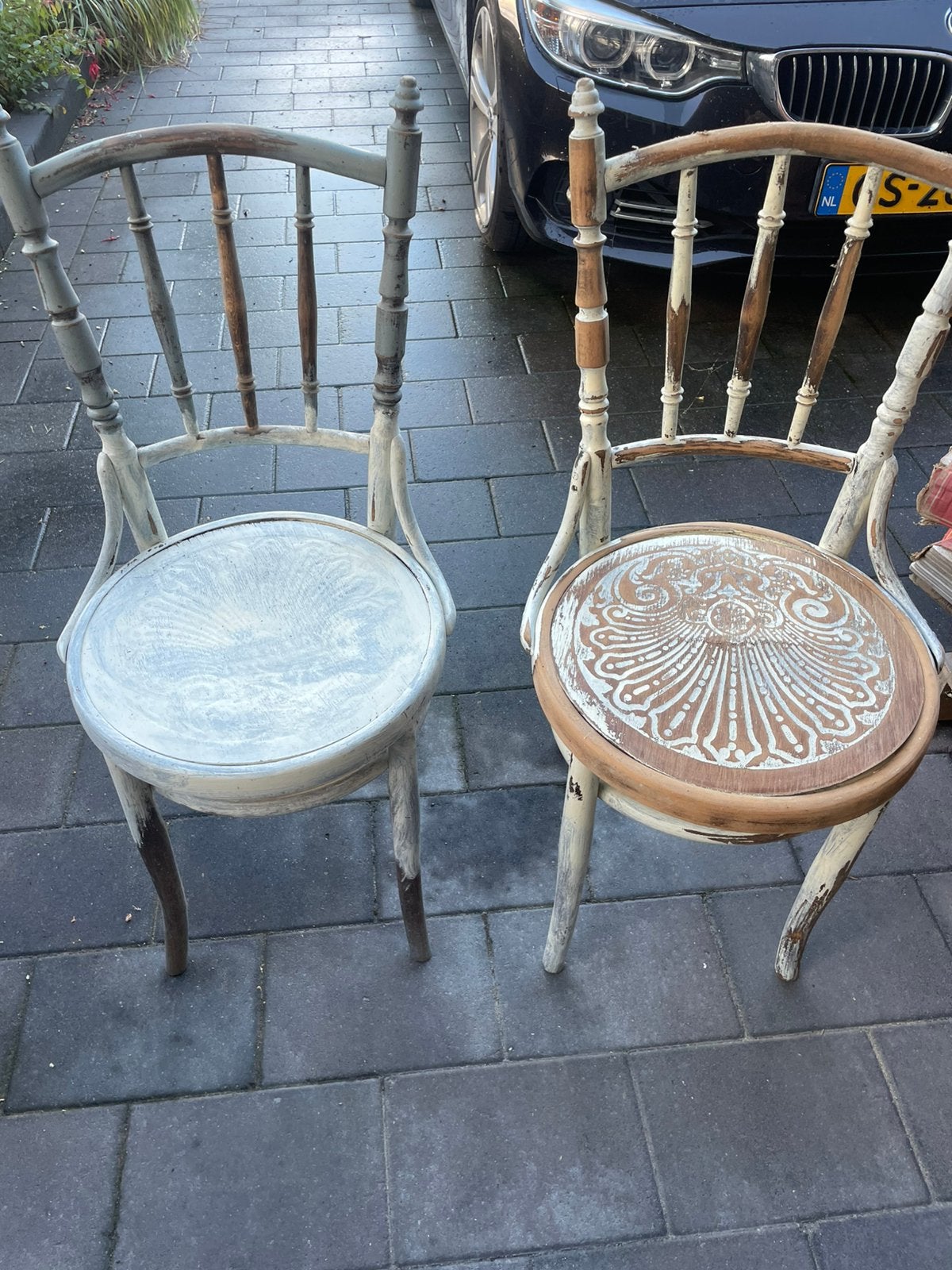 2 antieke stoelen, Ophalen