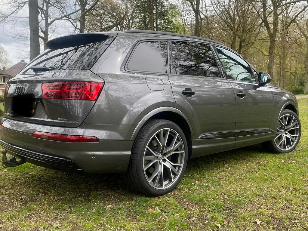 Audi Q7 3.0TDI E-tron Quattro 3xS-line, Auto's, Audi, Automaat, Zwart, 2520 kg, Leder