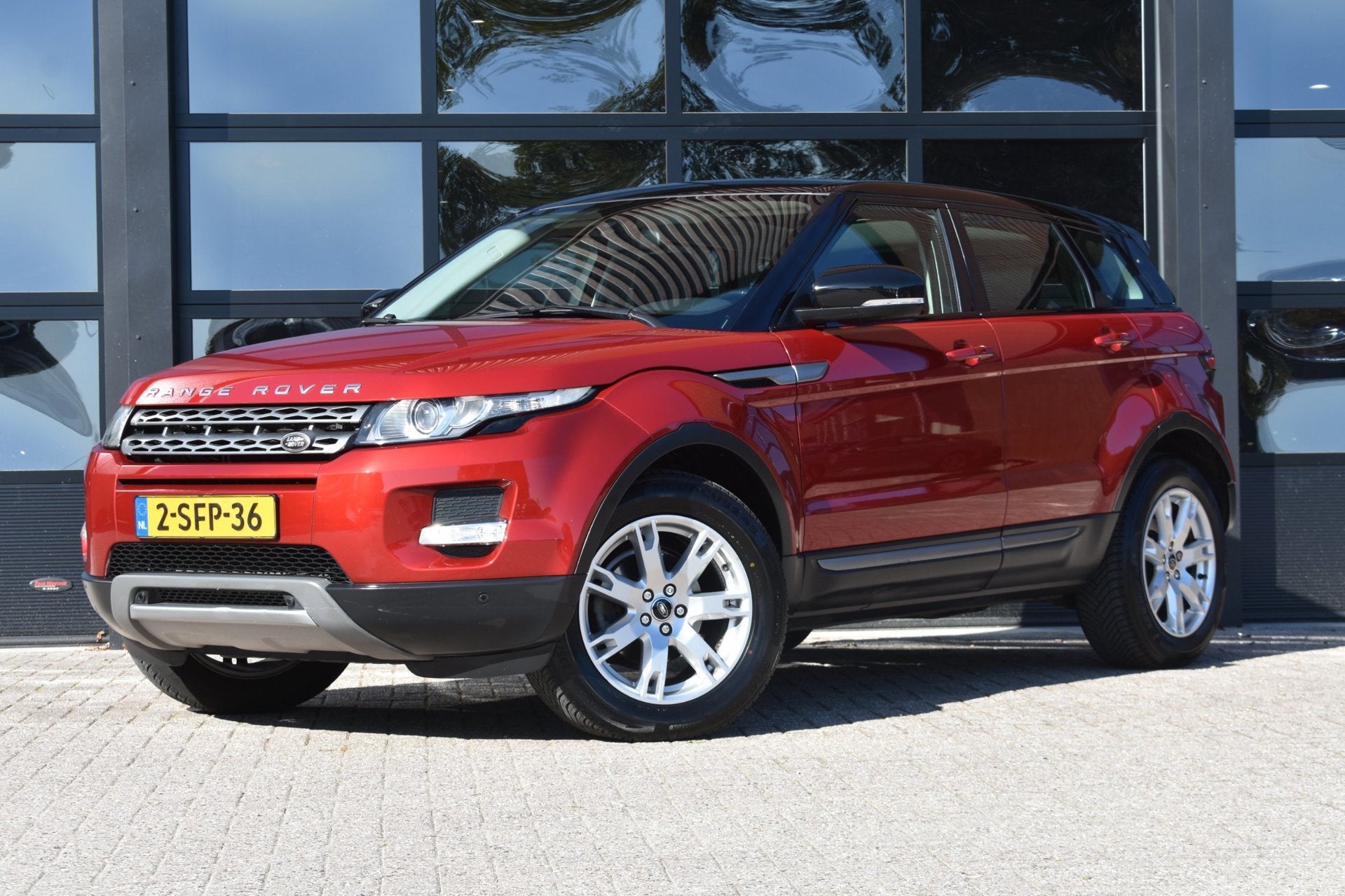 Land Rover Range Rover Evoque 2.2 TD4 4WD Pure '13 Pano Lede, Auto's, Automaat, Euro 5, 15 km/l, Zwart