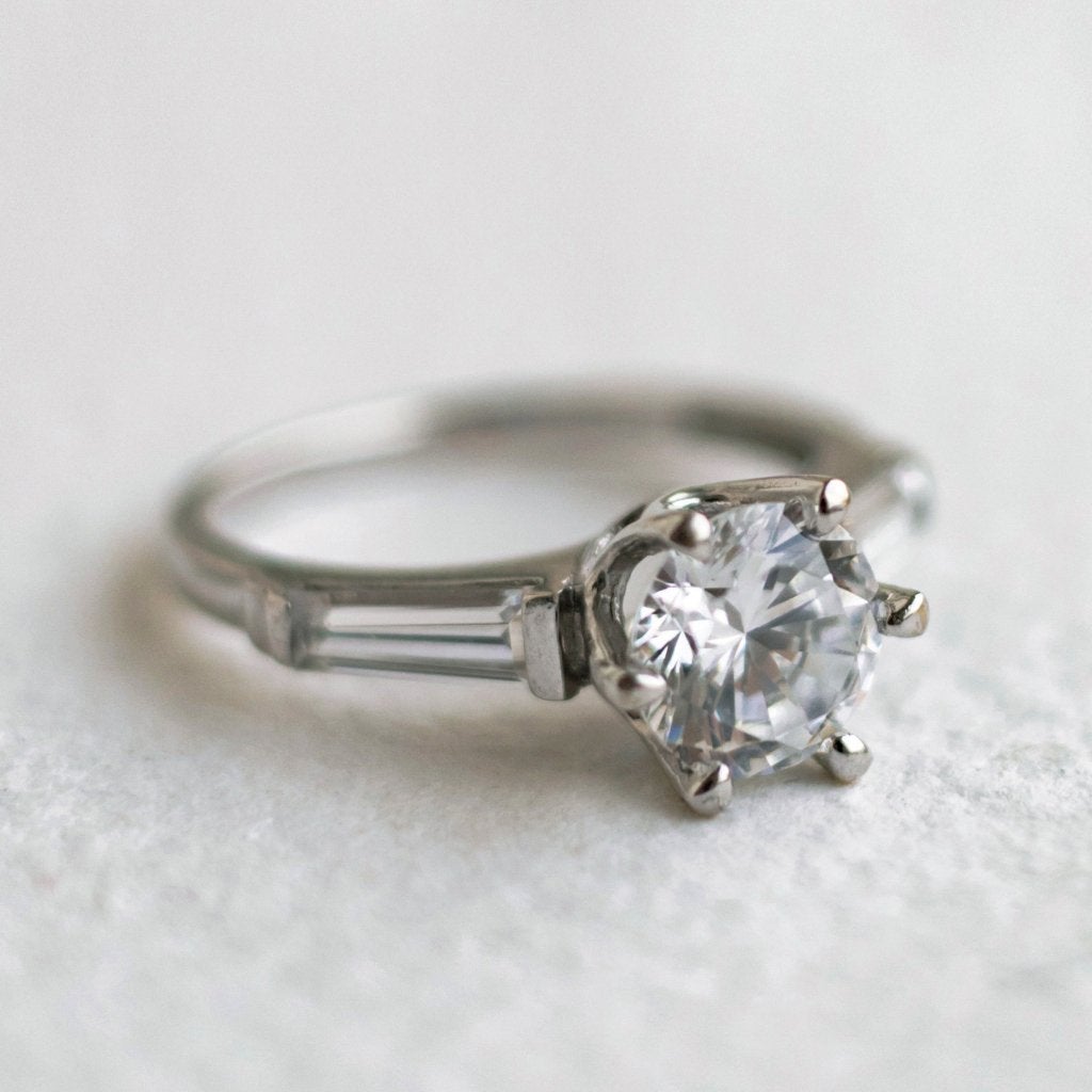 Vintage 9K gouden solitaire ring met CZ - 15,75, Ophalen of Verzenden, Met edelsteen, Dame, Goud