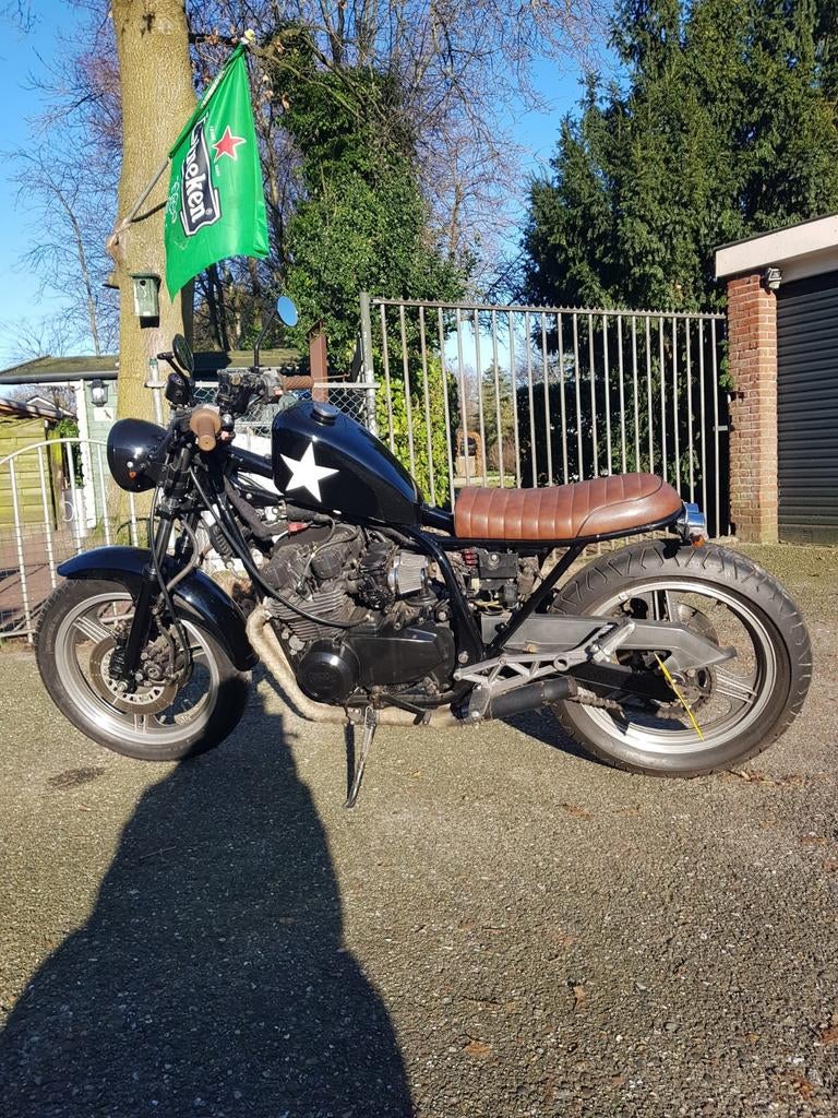 Kawasaki ZX550, Particulier, Naked bike