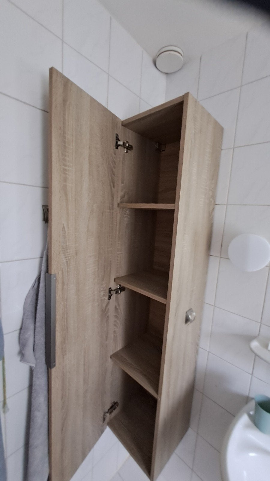 Fijne badkamerkast, H 1.60, B 0.35, D 0.35 hangend model, Huis en Inrichting, Badkamer | Badkamermeubels, Ophalen, (Half)hoge kast