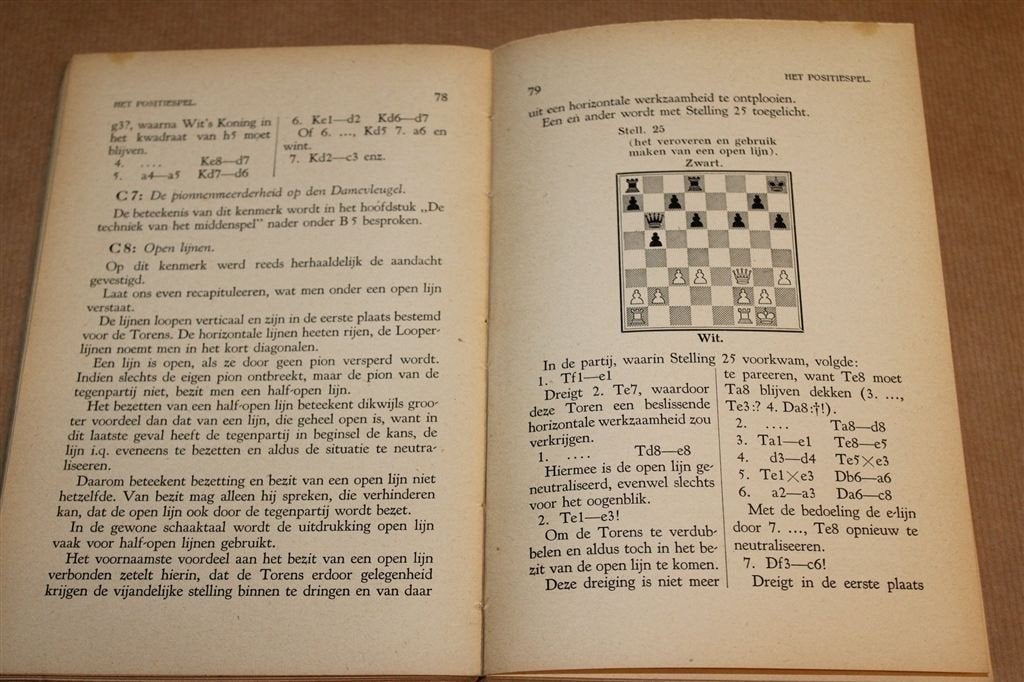 Practische Schaaklessen 4 — Vintage Schaakboek Euwe 1943, Boeken, Ophalen of Verzenden, Gelezen, Overige onderwerpen