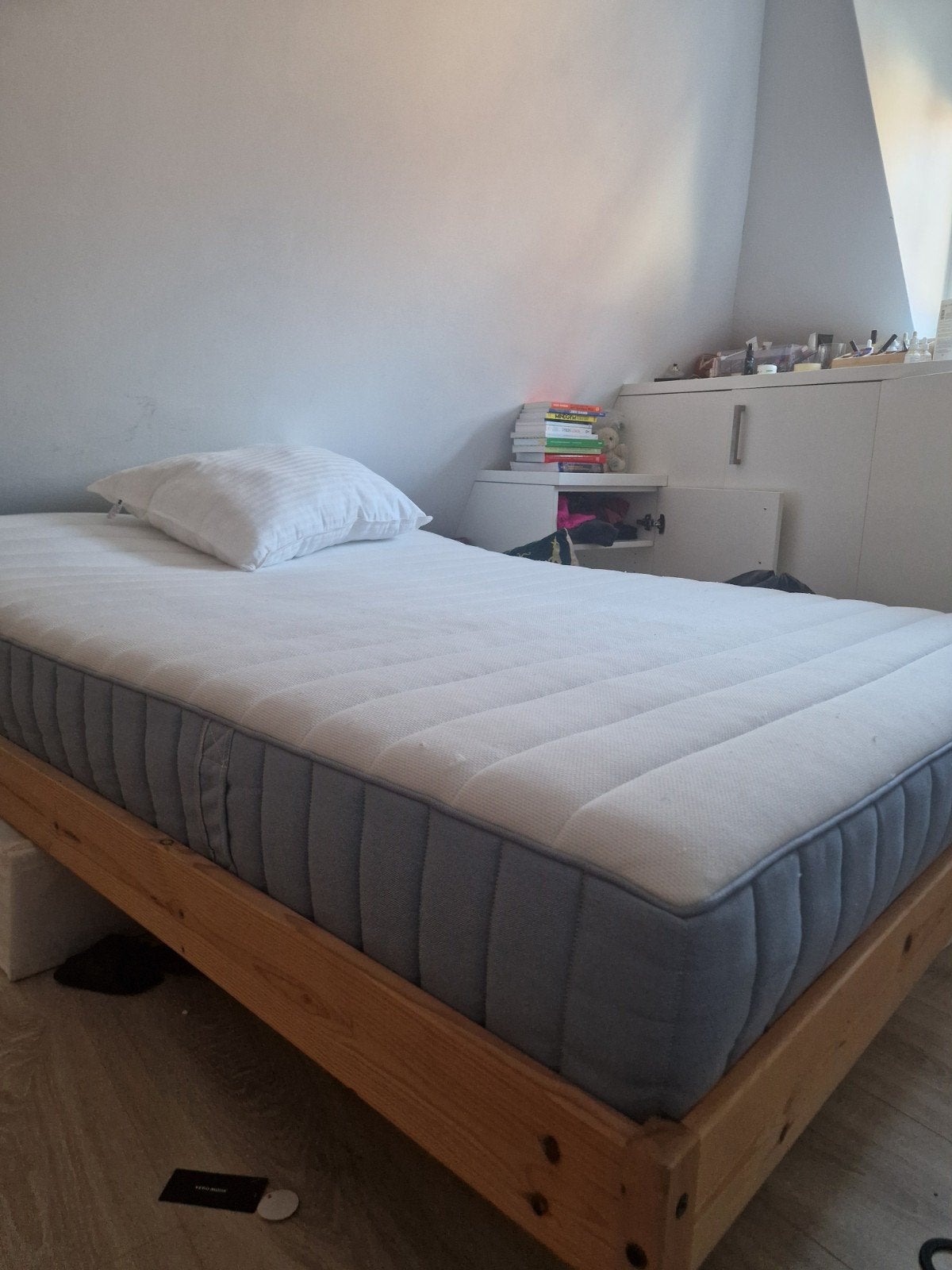 IKEA bed 120x200 met ingekort hoofdbord, Ophalen, Gebruikt, Wit, Twijfelaar