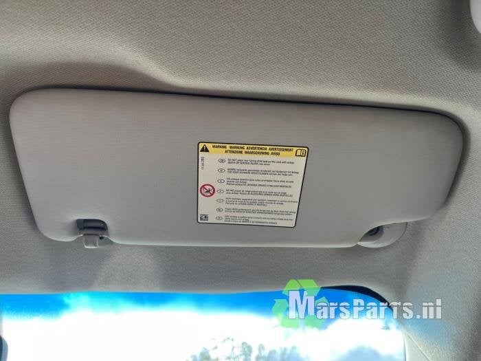 Zonneklep van een Chevrolet Aveo