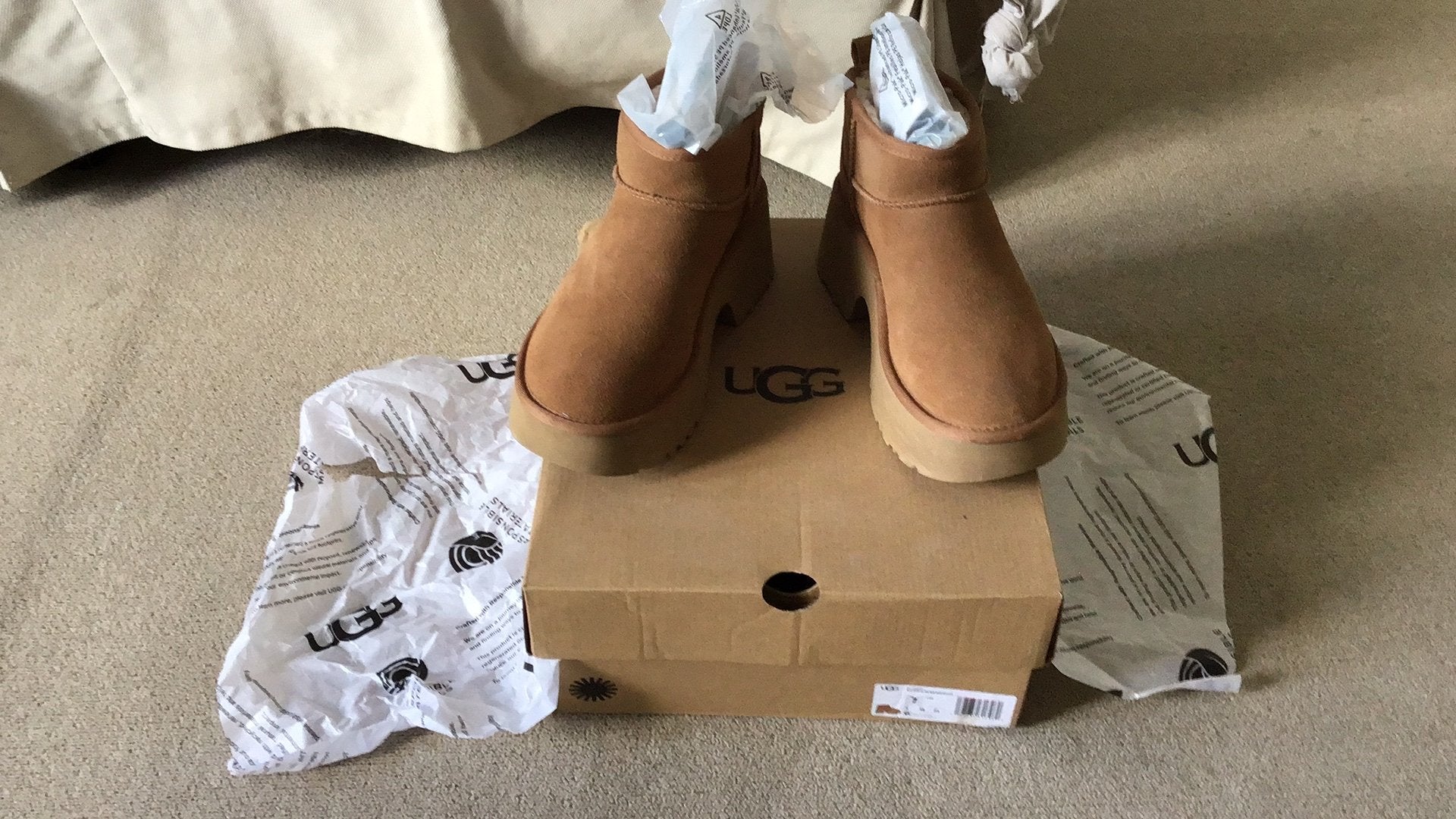 UGG Classic ultra mini new heights, Kleding | Dames, Schoenen, Bruin, Lage of Enkellaarzen, Nieuw, Ophalen of Verzenden