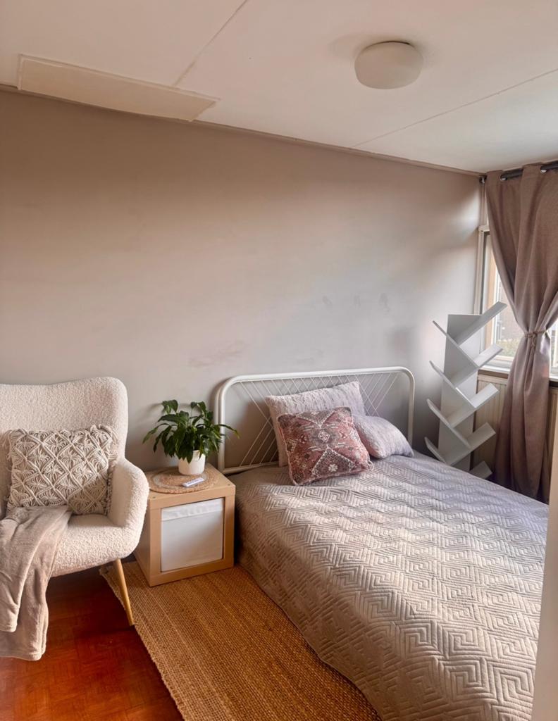 Fully furnished room from 1st June, Huizen en Kamers, Kamers te huur, Rotterdam