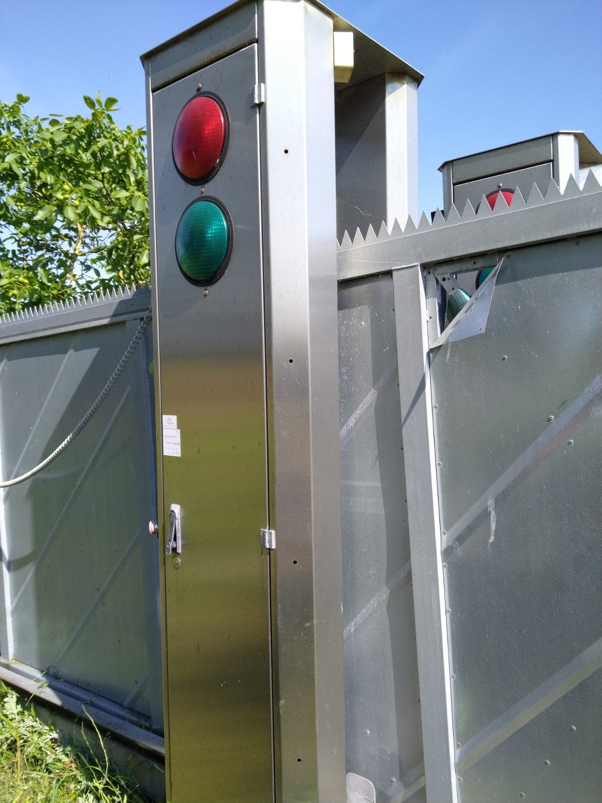 2 Electrische schuifpoorten, Tuin en Terras, Ophalen, Met poort, Gebruikt, Overige typen