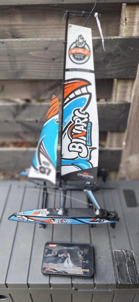 Joysway Binary V3 Catamaran Zeilboot RTR - RC Model, Ophalen of Verzenden, Zo goed als nieuw