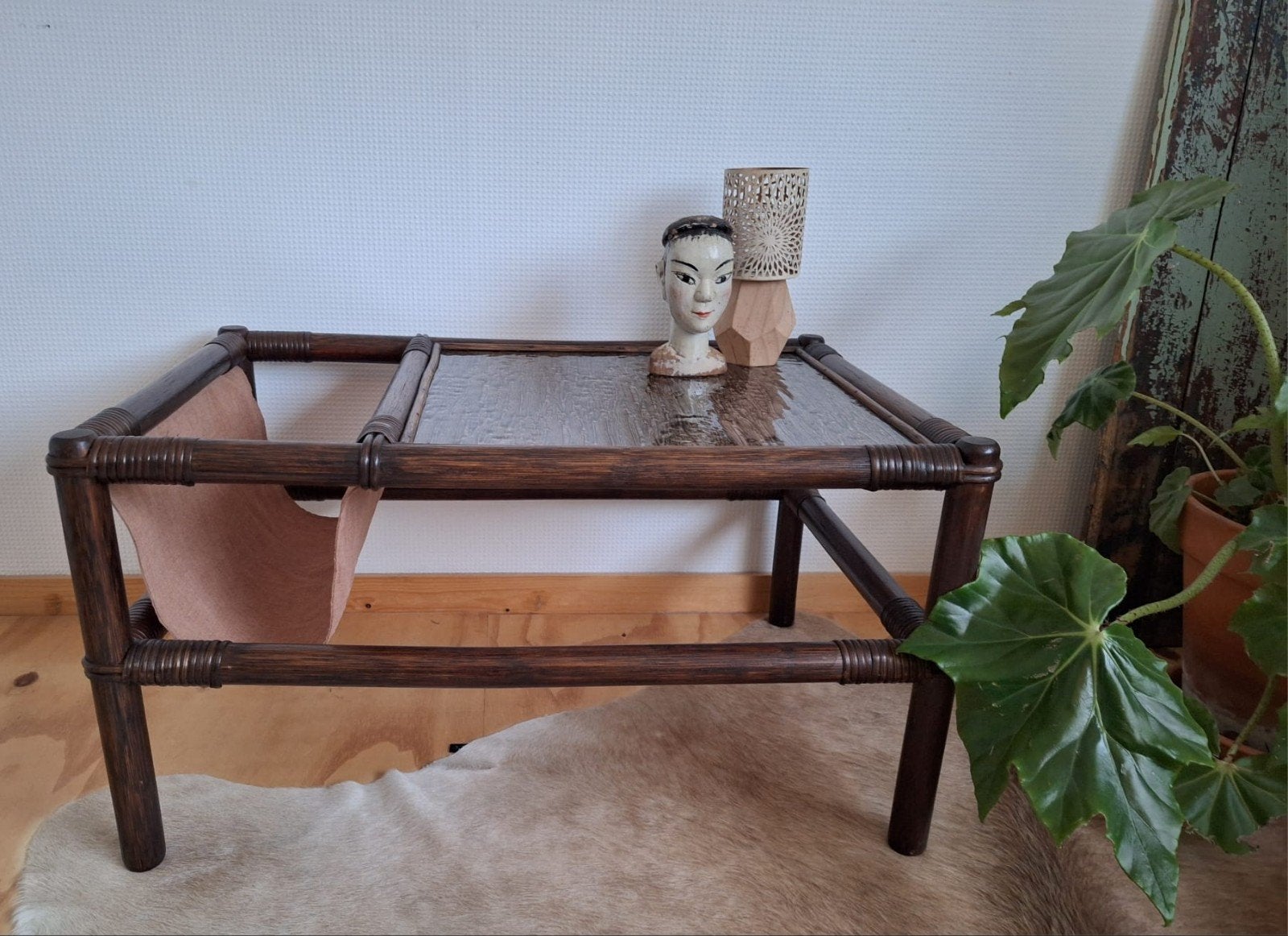 Manou rotan salontafel met glas en literatuurmand, 50 tot 100 cm, Bohemian, Ophalen of Verzenden, Zo goed als nieuw
