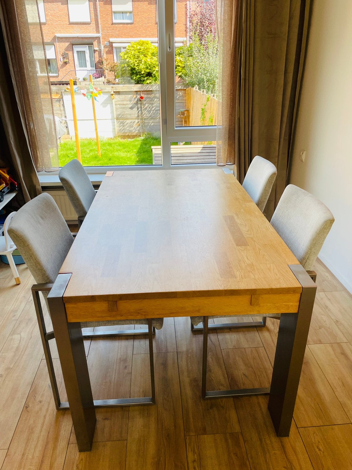 Uitschuifbare eettafel 160–250 cm + 4 RVS eetkamerstoelen, Ophalen, 50 tot 100 cm, Zo goed als nieuw, 150 tot 200 cm
