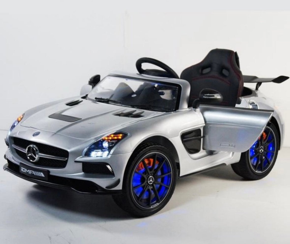 Elektrische kinder auto’s Mercedes Bentley Range Rover Audi, Zo goed als nieuw