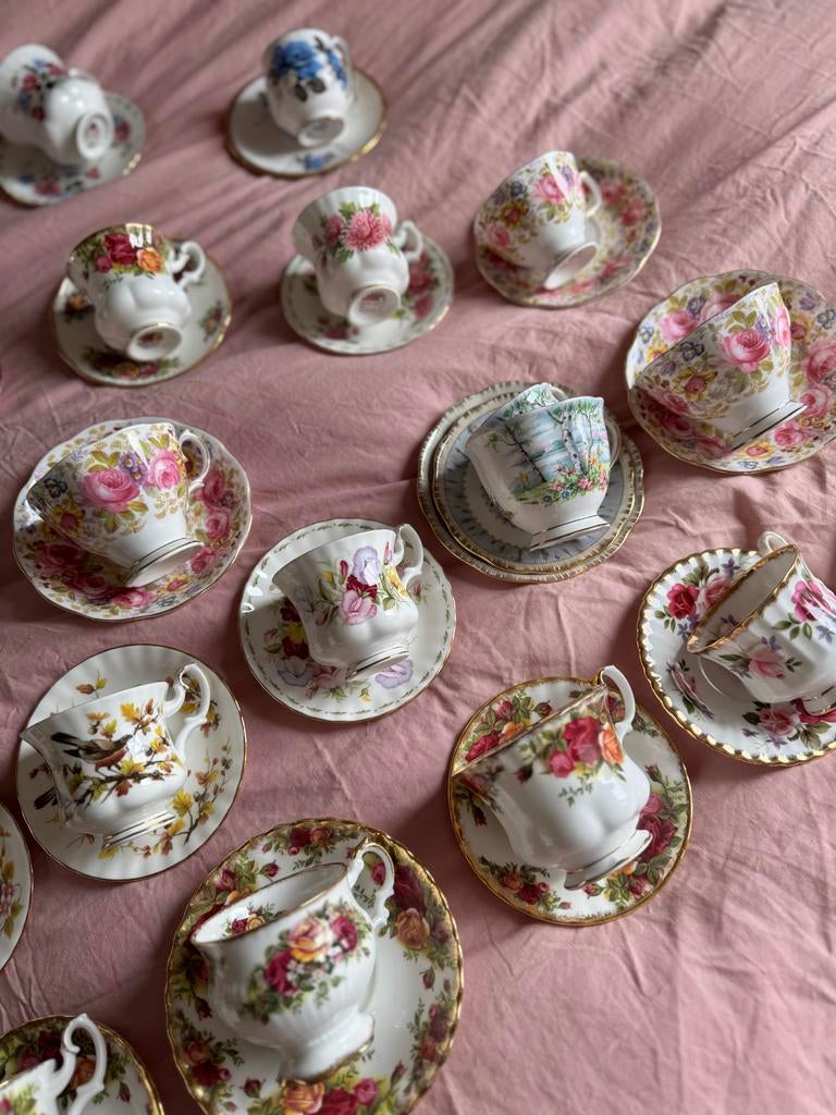 Unieke verzameling theekop en schotel sets (ca. 40 stuks), Ophalen