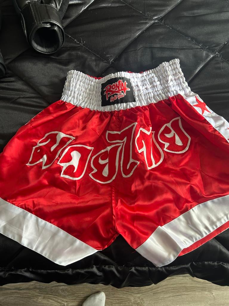 Ronin kickbox broekje rood/wit - Zo goed als nieuw, Ophalen of Verzenden, Zo goed als nieuw, Bokskleding