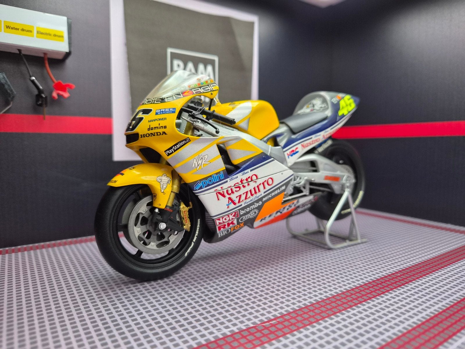 1/12 2001 Valentino Rossi Honda NSR 500 Team Nastro Azzurro, Ophalen of Verzenden, Zo goed als nieuw, 1:9 t/m 1:12, Motor