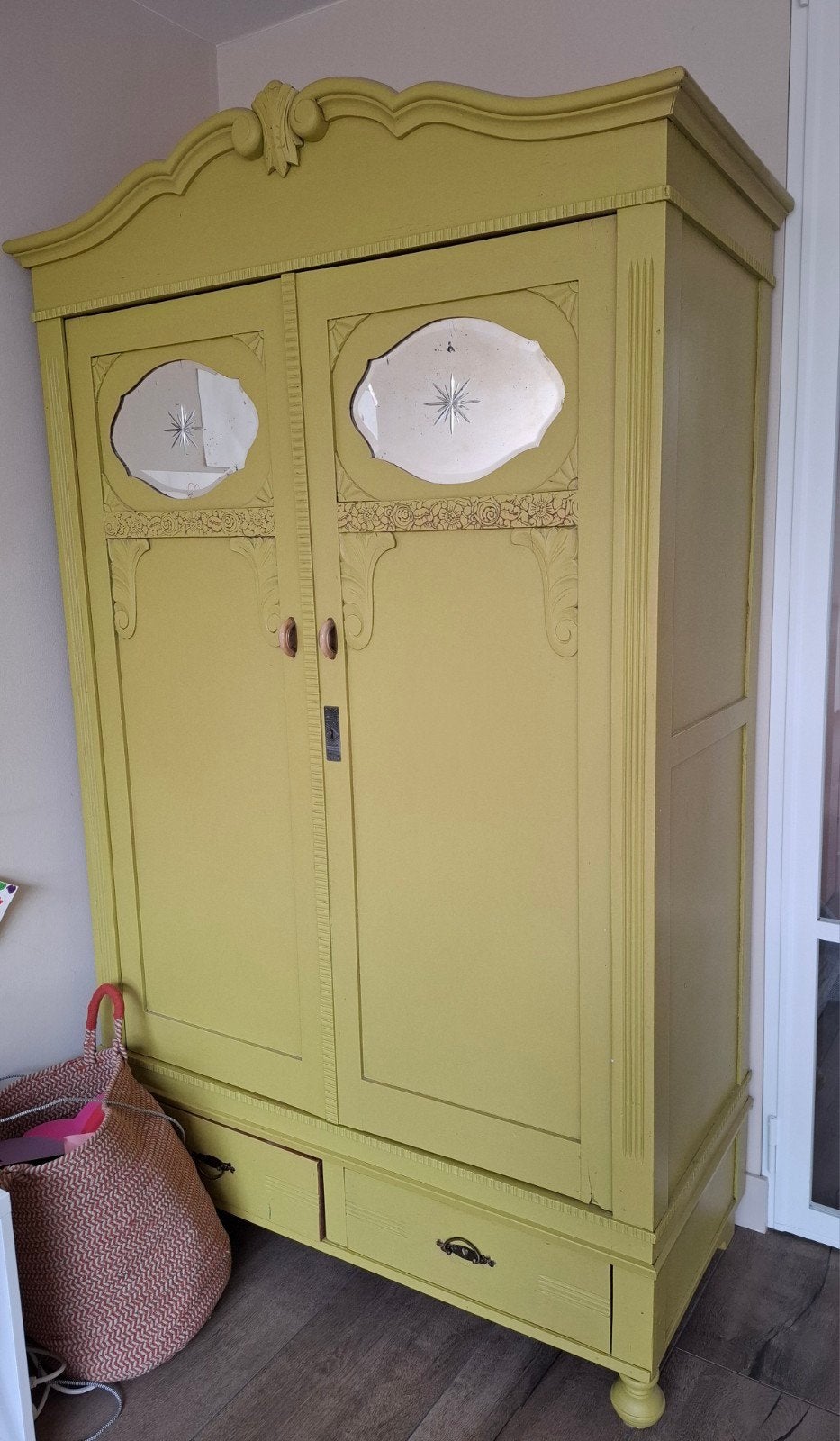 Antieke brocante kast met originele spiegeltjes, Ophalen