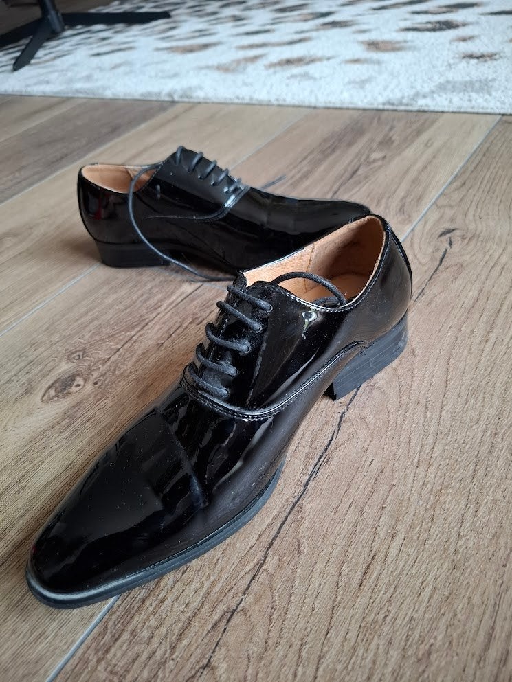 Lakschoen zwart maat 39, Kleding | Heren, Schoenen, Fredericks & Henderson, Zwart, Ophalen of Verzenden, Zo goed als nieuw