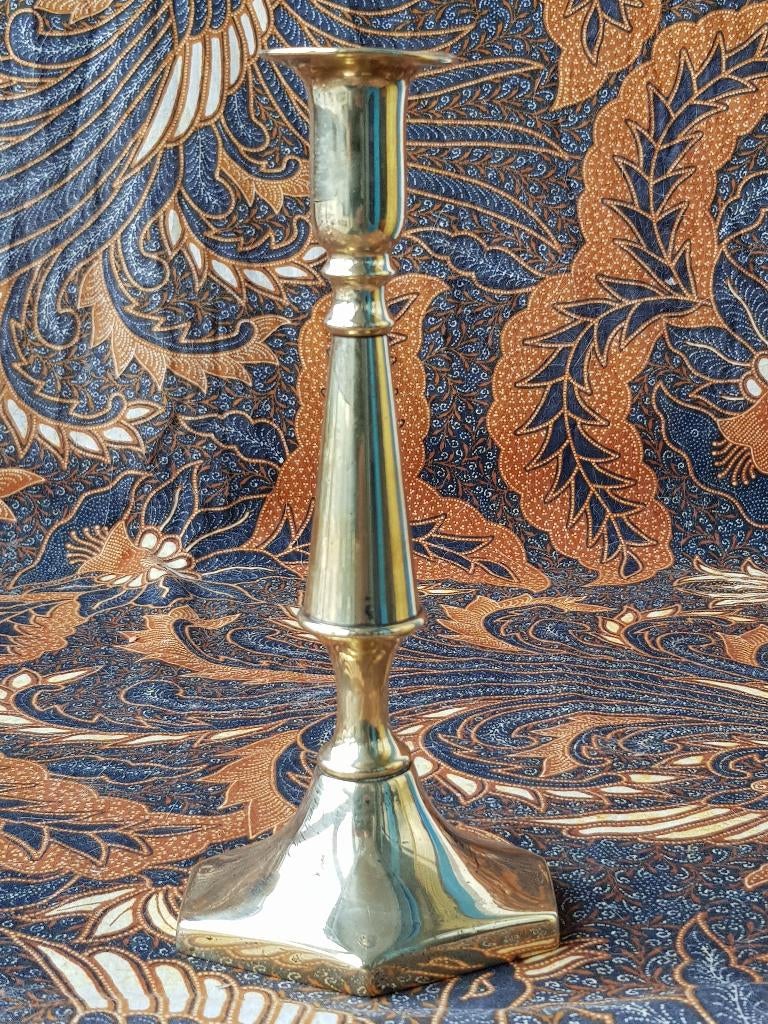 Mooi zwaar antiek stel kandelaars uit Engeland 21,5 cm. 1850, Antiek en Kunst, Ophalen of Verzenden, Koper of Brons