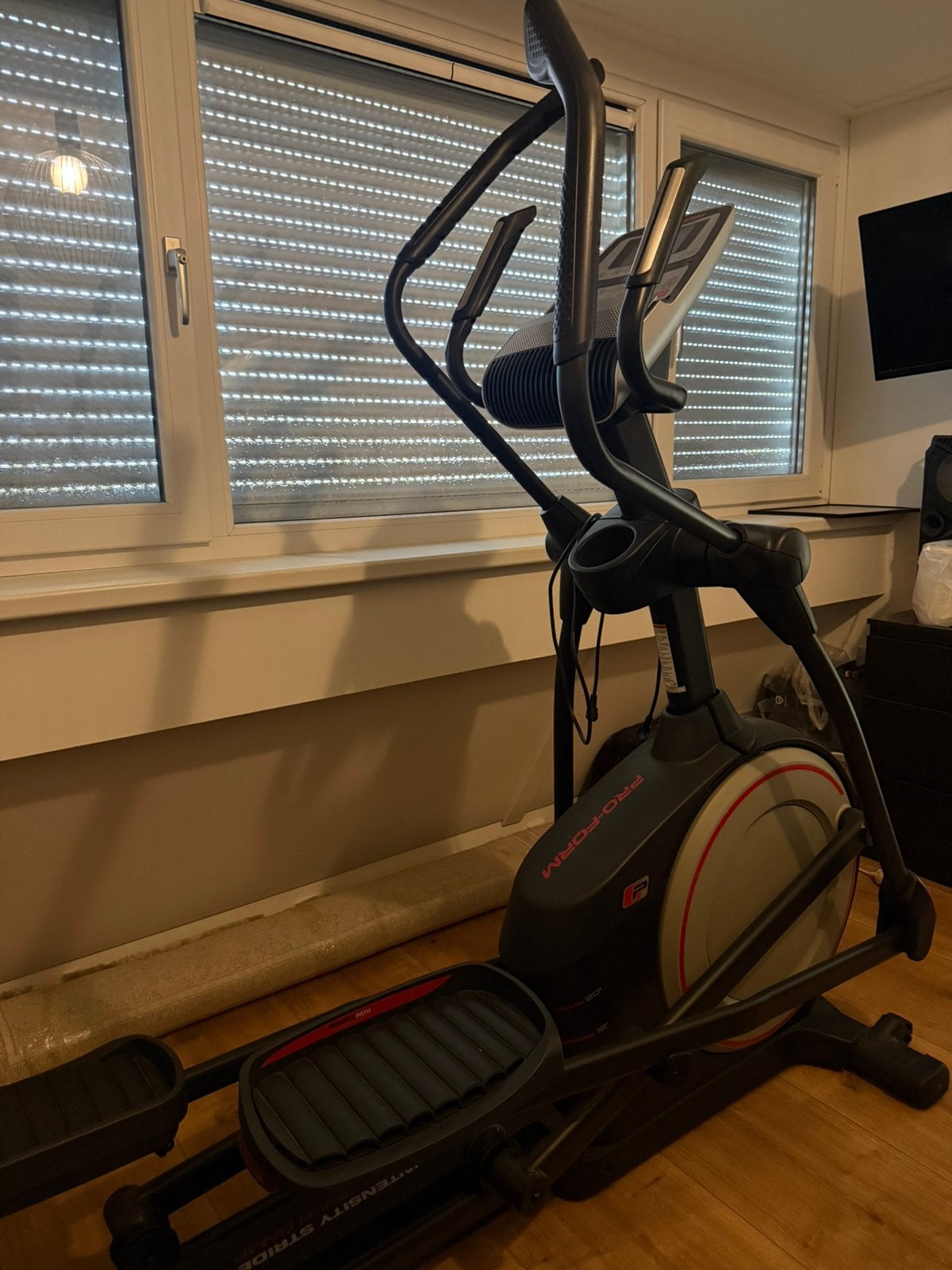 ProForm Endurance 720E Crosstrainer – Zeer weinig gebruikt, Ophalen, Zo goed als nieuw, Benen, Crosstrainer