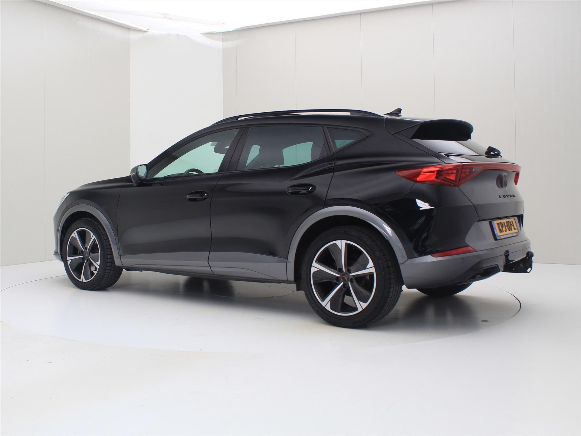 Cupra Formentor 1.5 TSI 150PK DSG [ TREKHAAK+PANO+CAMERA+STO, Auto's, Dealer onderhouden, 15 km/l, Leder en Stof, Zwart