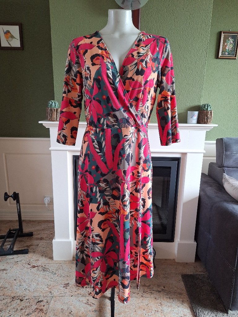 K-Design overslag look jurk M roze groen beige, K-design, Maat 42/44 (L), Knielengte, Gedragen