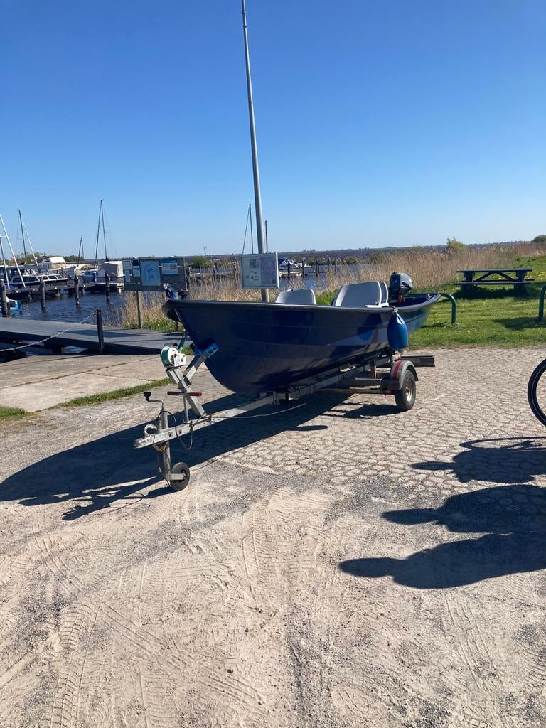 Polyester  boot 4,70 m, Watersport en Boten, Vis- en Consoleboten, Gebruikt, Tot 10 pk, 3 tot 6 meter, Benzine, Buitenboordmotor