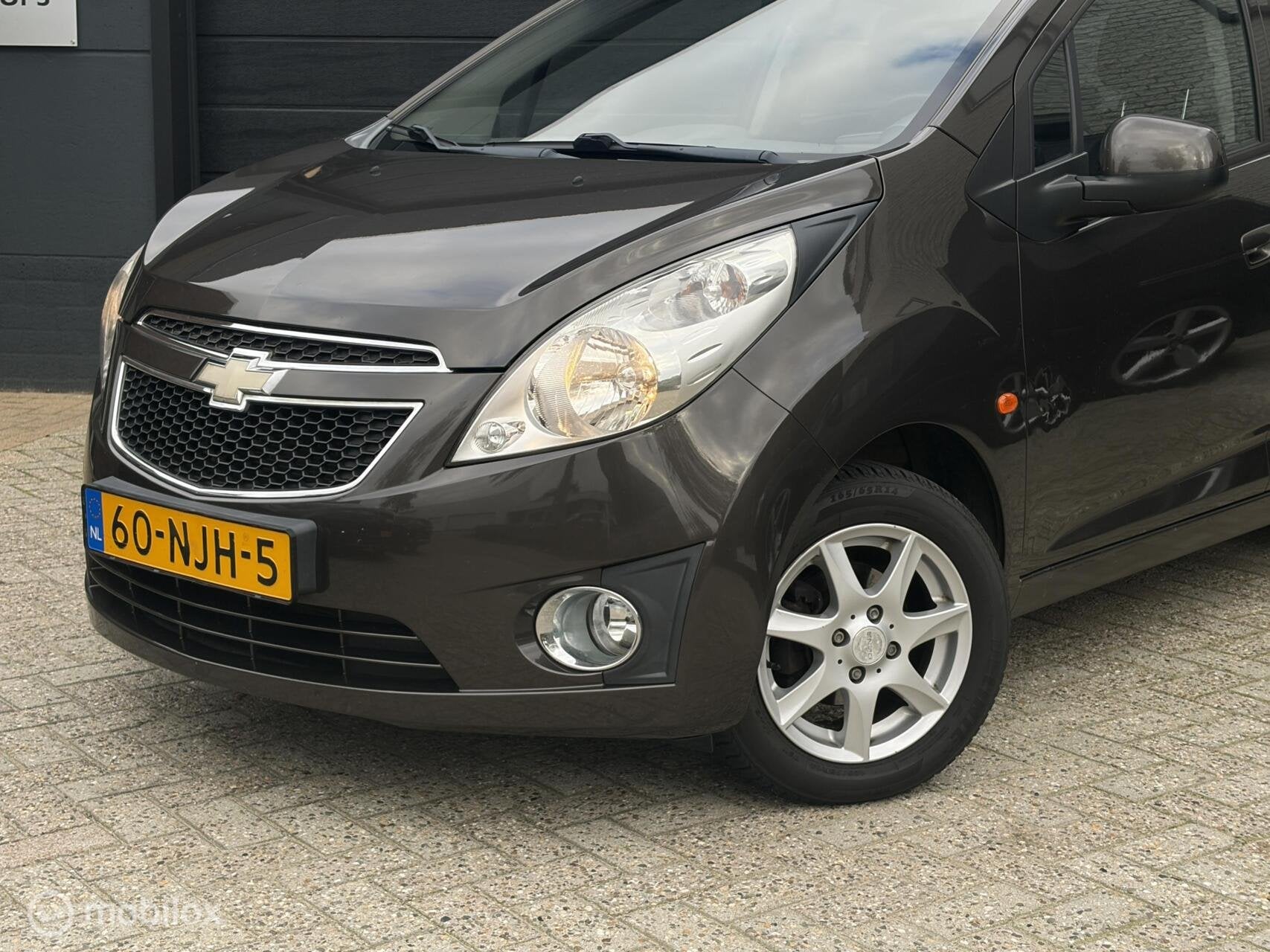 Chevrolet Spark 1.0 16V LS SLECHTS 64.000 KM NAP / AIRCO / G, Auto's, Voorwielaandrijving, Gebruikt, 4 cilinders, Bruin