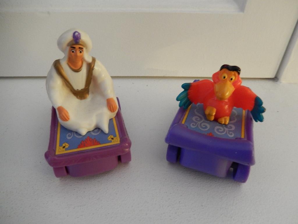 * Disney Mc donalds Aladdin en Iago auto 2004 happy meal, Ophalen of Verzenden, Overige figuren, Gebruikt, Beeldje of Figuurtje