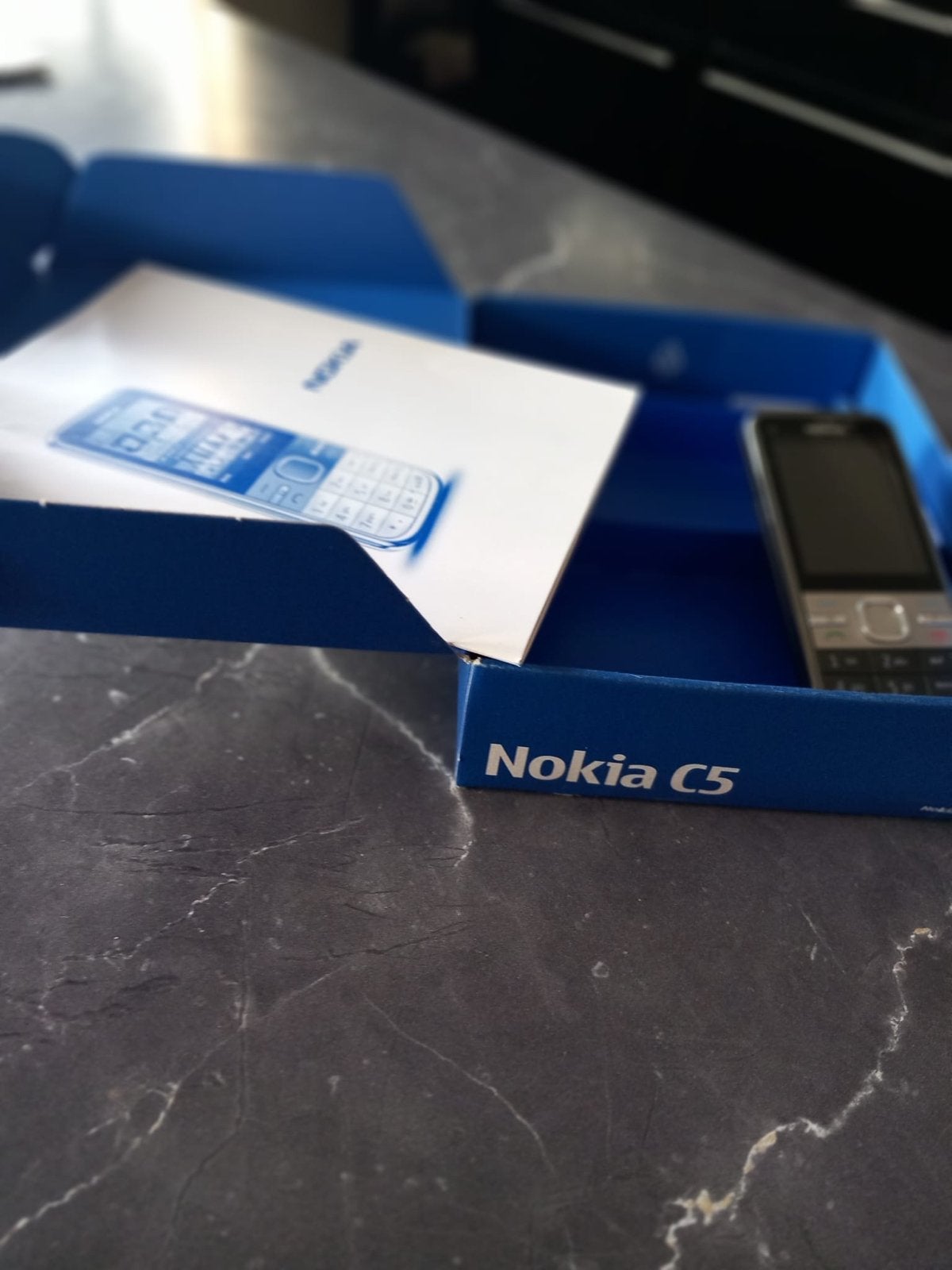 Nokia C5 - Nieuw in doos, ongebruikt, Zwart, Fysiek toetsenbord, Nieuw, Ophalen of Verzenden