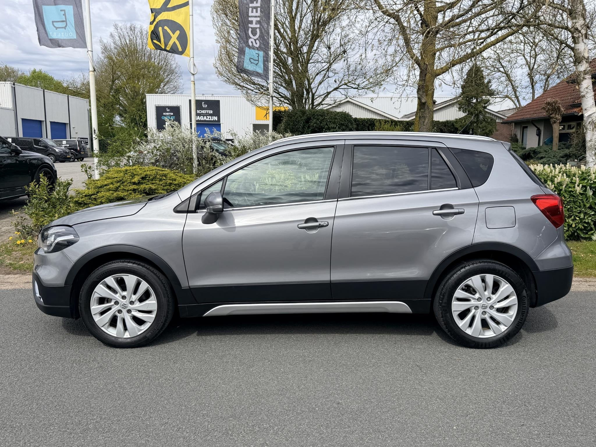Suzuki S-Cross 1.0 Boosterjet 112PK Automaat•Navi•Xenon, Auto's, Stof, Gebruikt, Euro 6, 400 kg