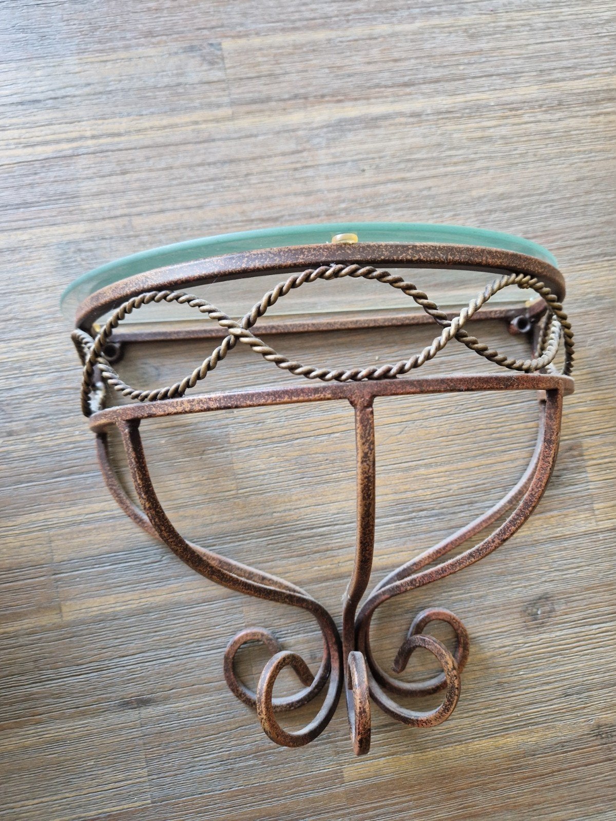 Vintage smeedijzeren wandkandelaar met groen glas, Antiek en Kunst, Ophalen of Verzenden