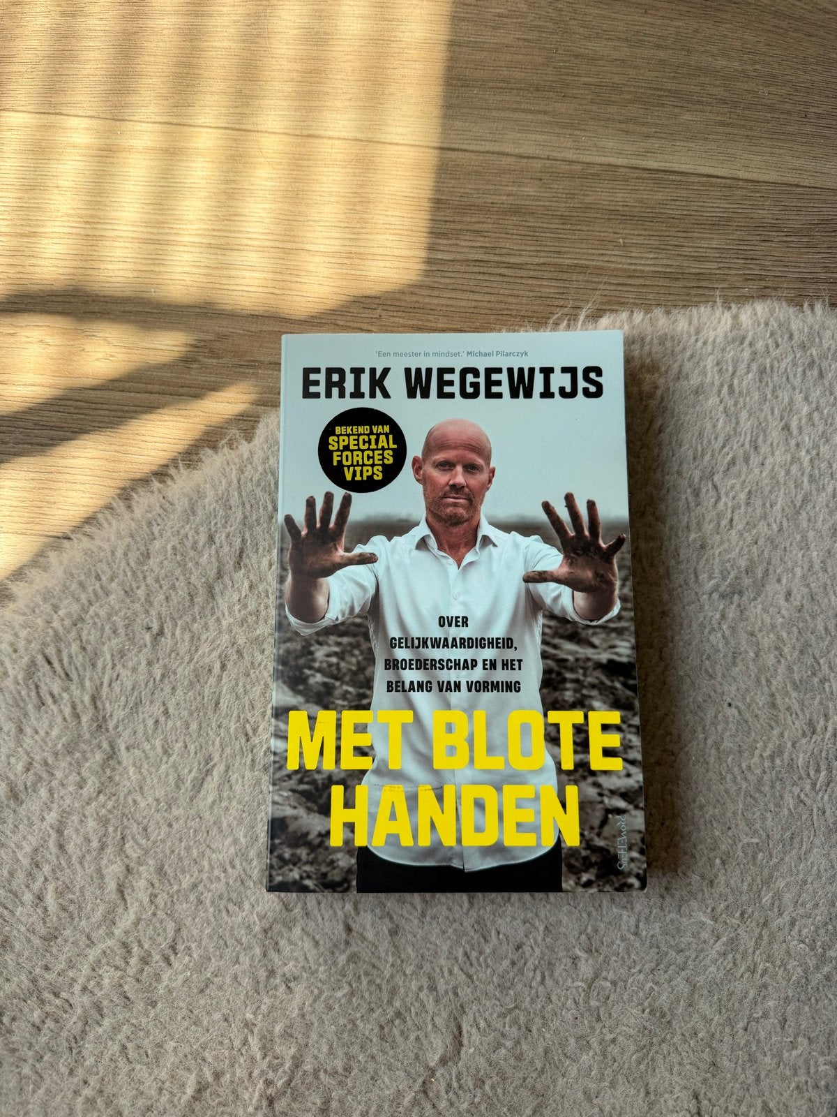 Met Blote Handen - Erik Wegewijs (Special Forces VIPS), Ophalen of Verzenden, Zo goed als nieuw, Overige