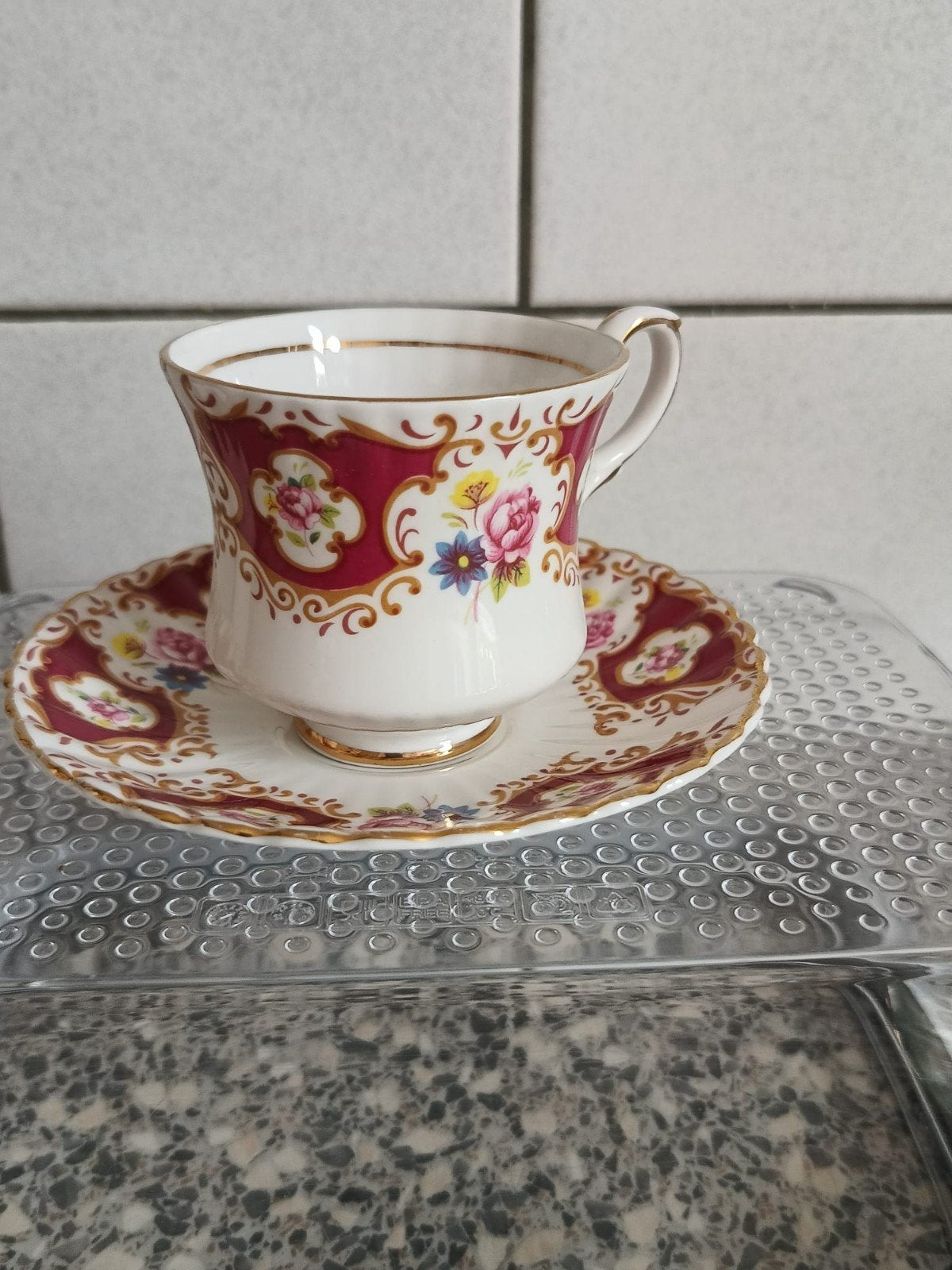 Kop en schotel Salisbury 'Rembrandt', Ophalen