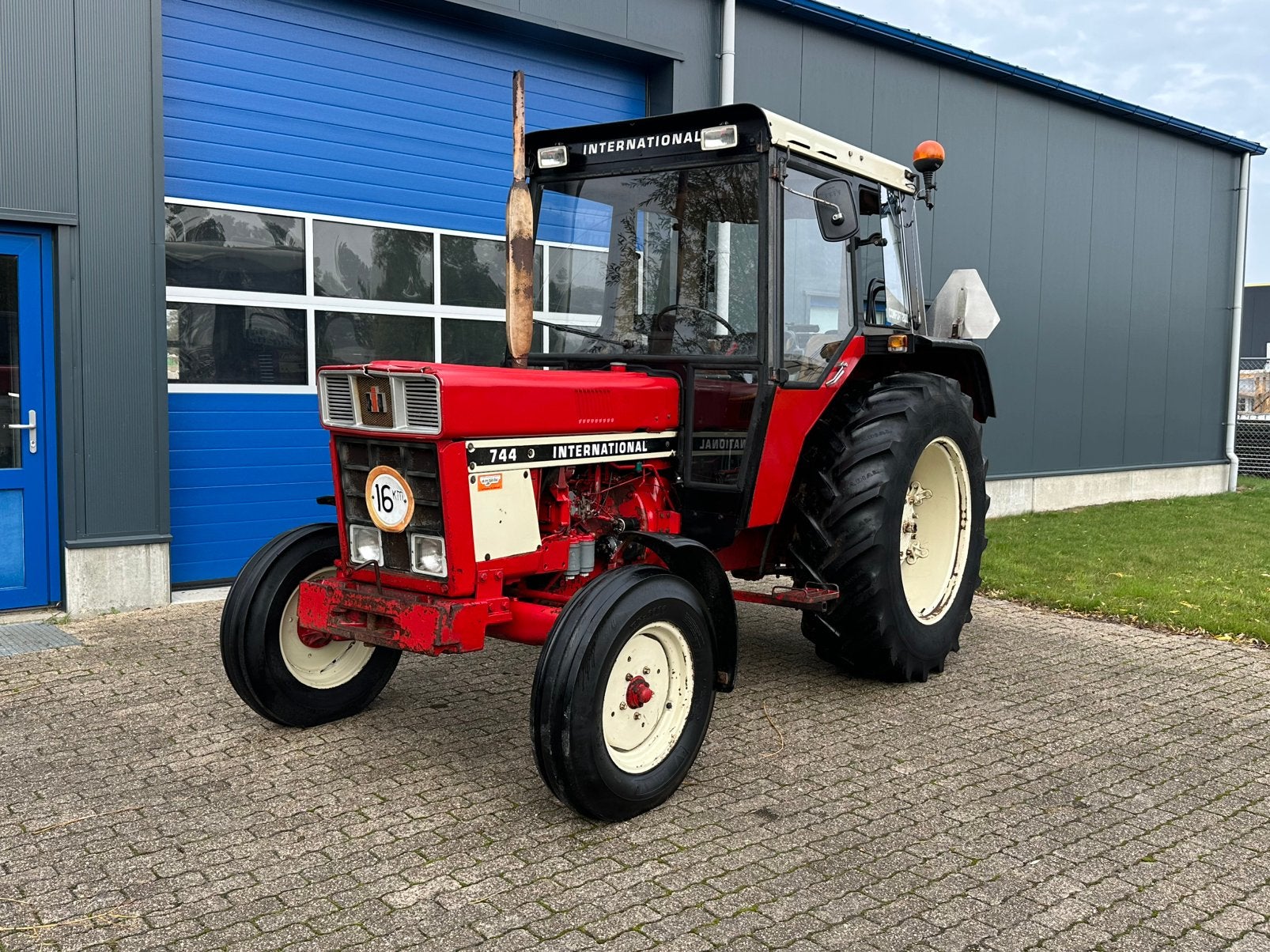 International 744 ( stuurbekrachtiging), Ophalen, Info@case.de, Gebruikt, Duitsland