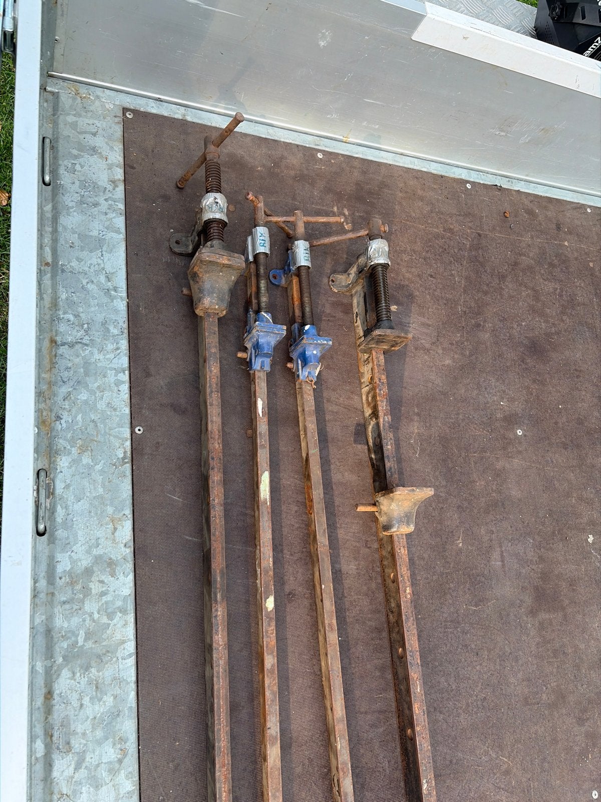 4 Grote Lijmklemmen / Sergeanten, Doe-het-zelf en Verbouw, Gereedschap | Handgereedschap, Ophalen, Gebruikt, Klem