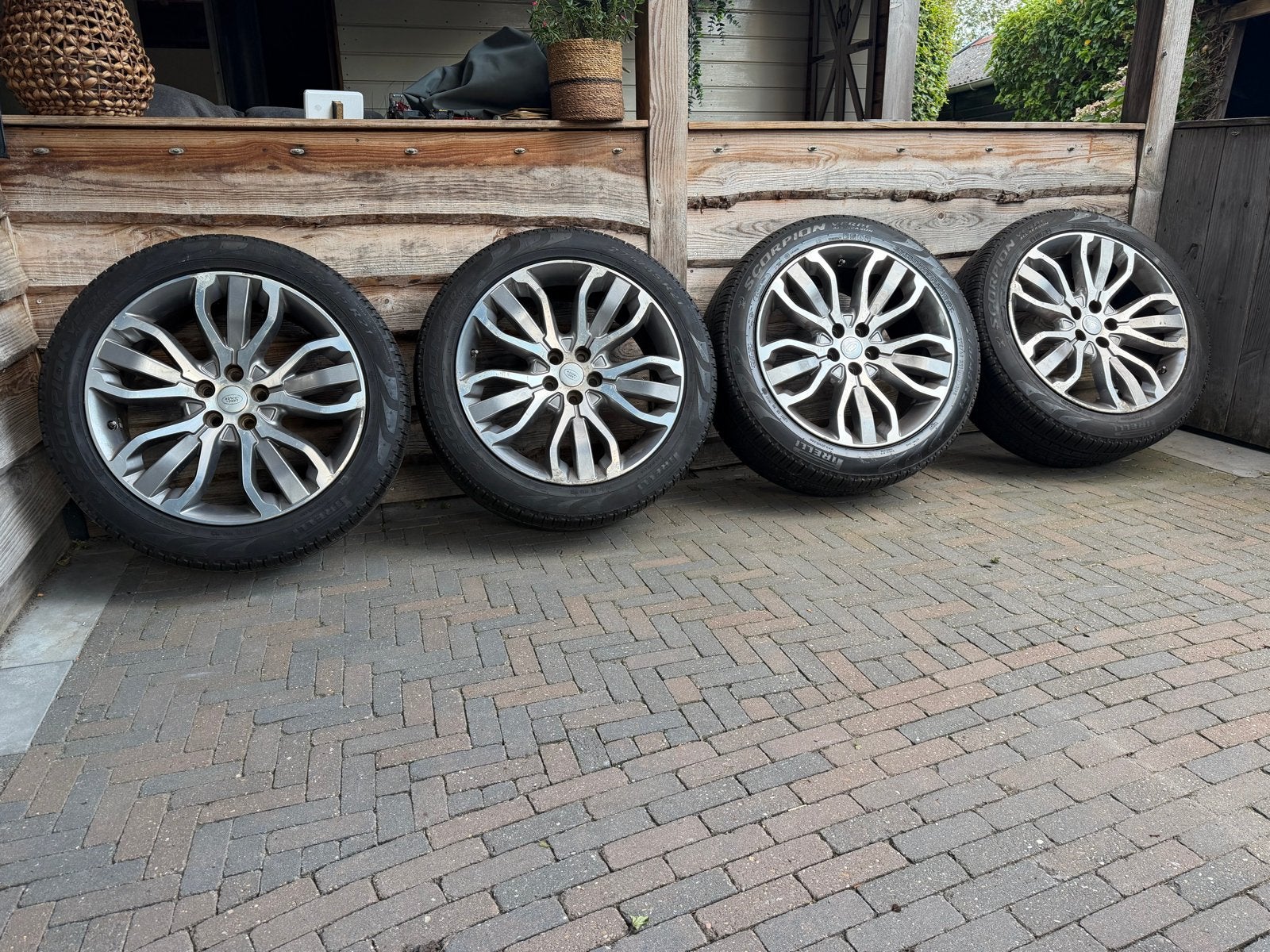 Range Rover Sport 21 Inch Velgen met All-Season Banden, Auto-onderdelen, Banden en Velgen, Ophalen, Gebruikt, 275 mm, Banden en Velgen