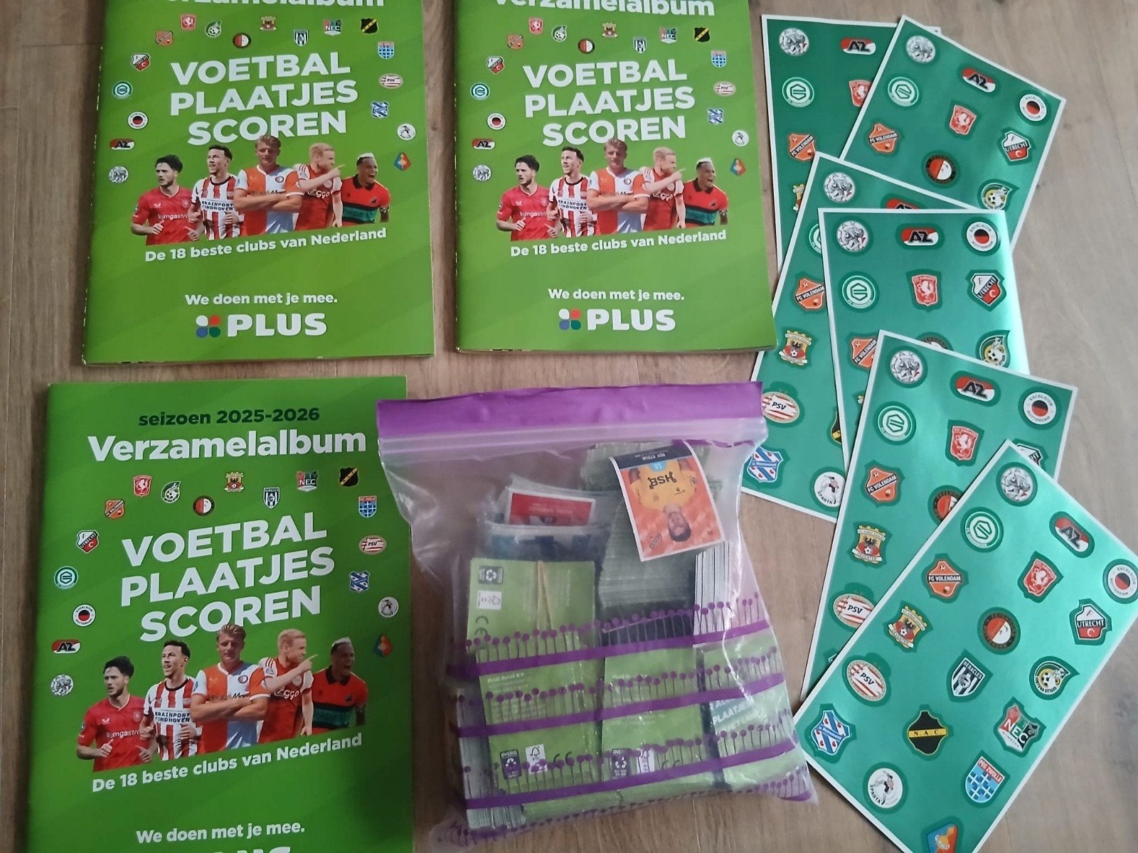 Voetbal plaatjes en 2x vol album, Plus, Ophalen of Verzenden