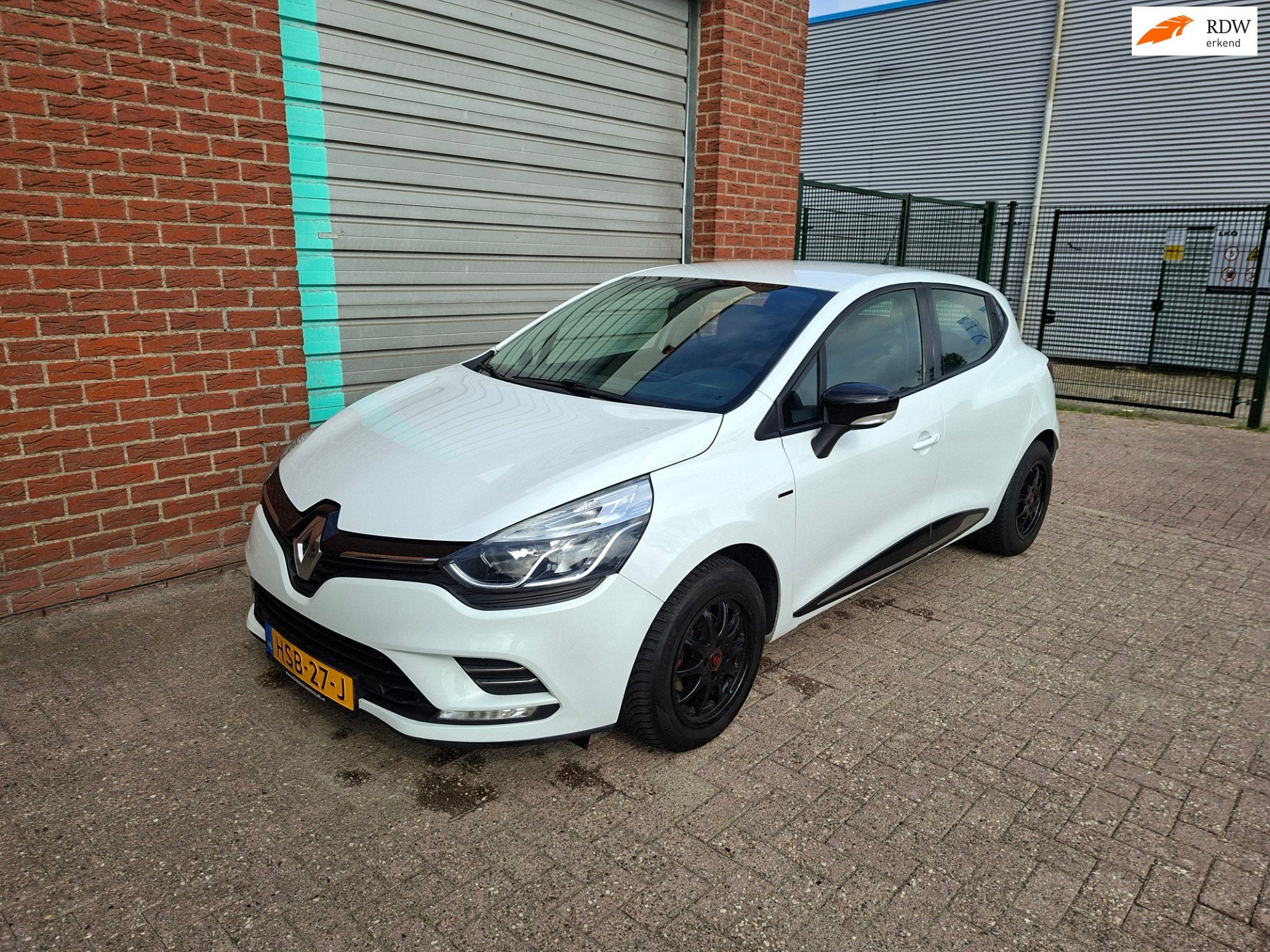 Renault CLIO 1.2 16V 5-Drs Airco! Navi! Bj:2017, Voorwielaandrijving, Euro 6, 4 cilinders, Wit