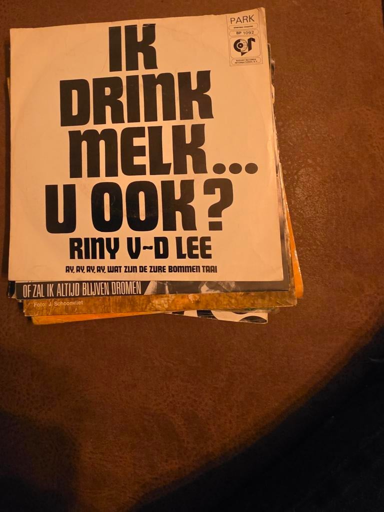 Riny v-d Lee - Ik Drink Melk... U Ook? (Single), Gebruikt, 7 inch, Single, Ophalen of Verzenden